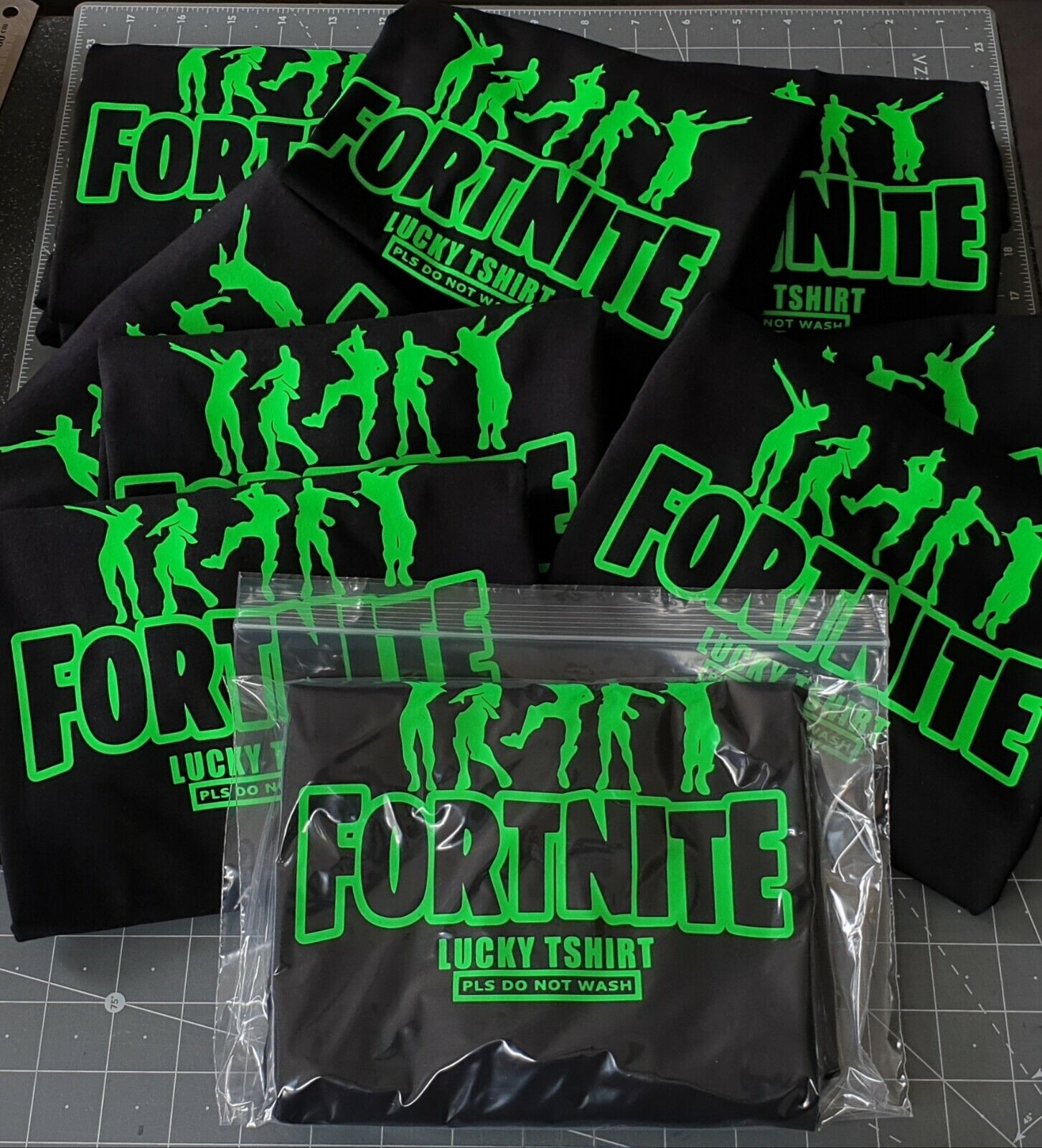 Awesome gamer T Shirt Kids  Gamer fortnite roblox ps4 xbox cod. FREE  P&P