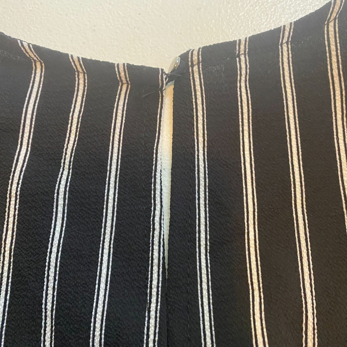 Hiatus size XL jumper black and white striped View 4