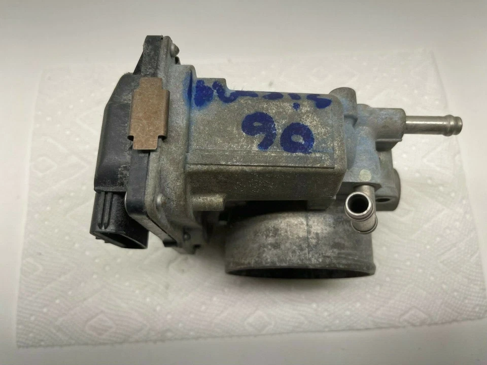 Carrocería del acelerador para Toyota Solara Sienna Camry 2004 2005 2006 3,3 L-V6 22030-0A020 Foto 3 de 4