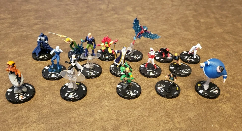 Impresionante Heroclix DC Liga de la Justicia Conjunto Común de 16 con cartas casi nuevo/como nuevo Batman Foto 2 de 2