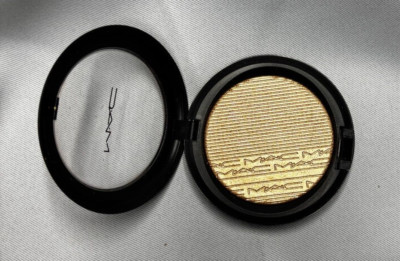 MAC Extra Dimension Skinfinish Highlighter- Oh, Darling - Full Size NIB