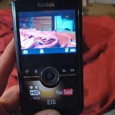Kodak Zi8 1080p HD Pocket Video Camera Black Tested Working USB/SD Cover Damage