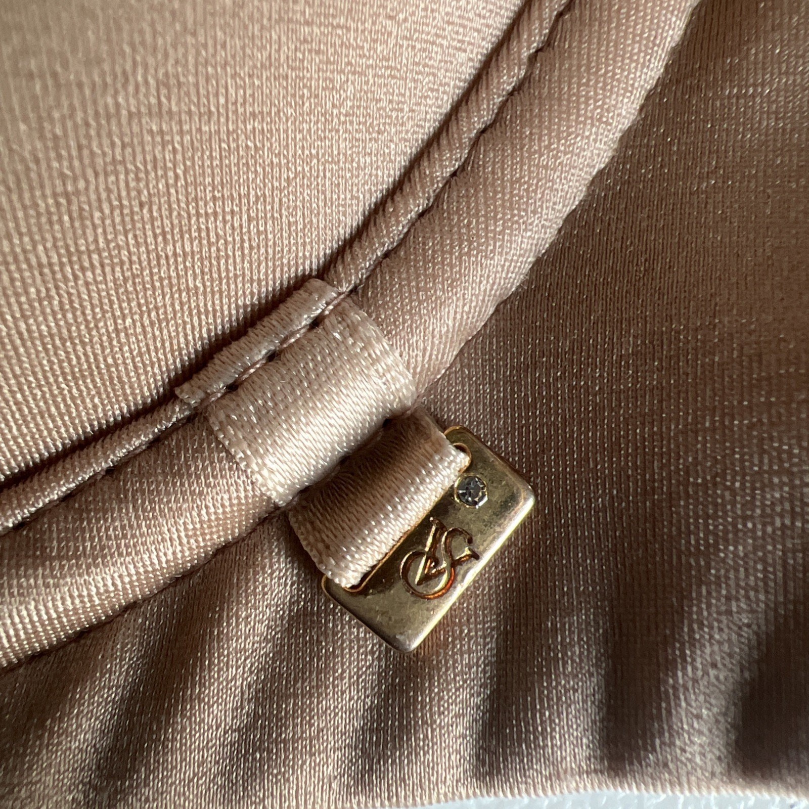 Victoria's Secret Women's 34A Tan Strapless Convertible Bra Multiway very sexy