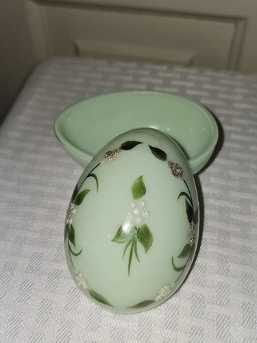 VTG Westmoreland Jadeite Egg Trinket Box Green Glass Hand Painted Flowers 1979