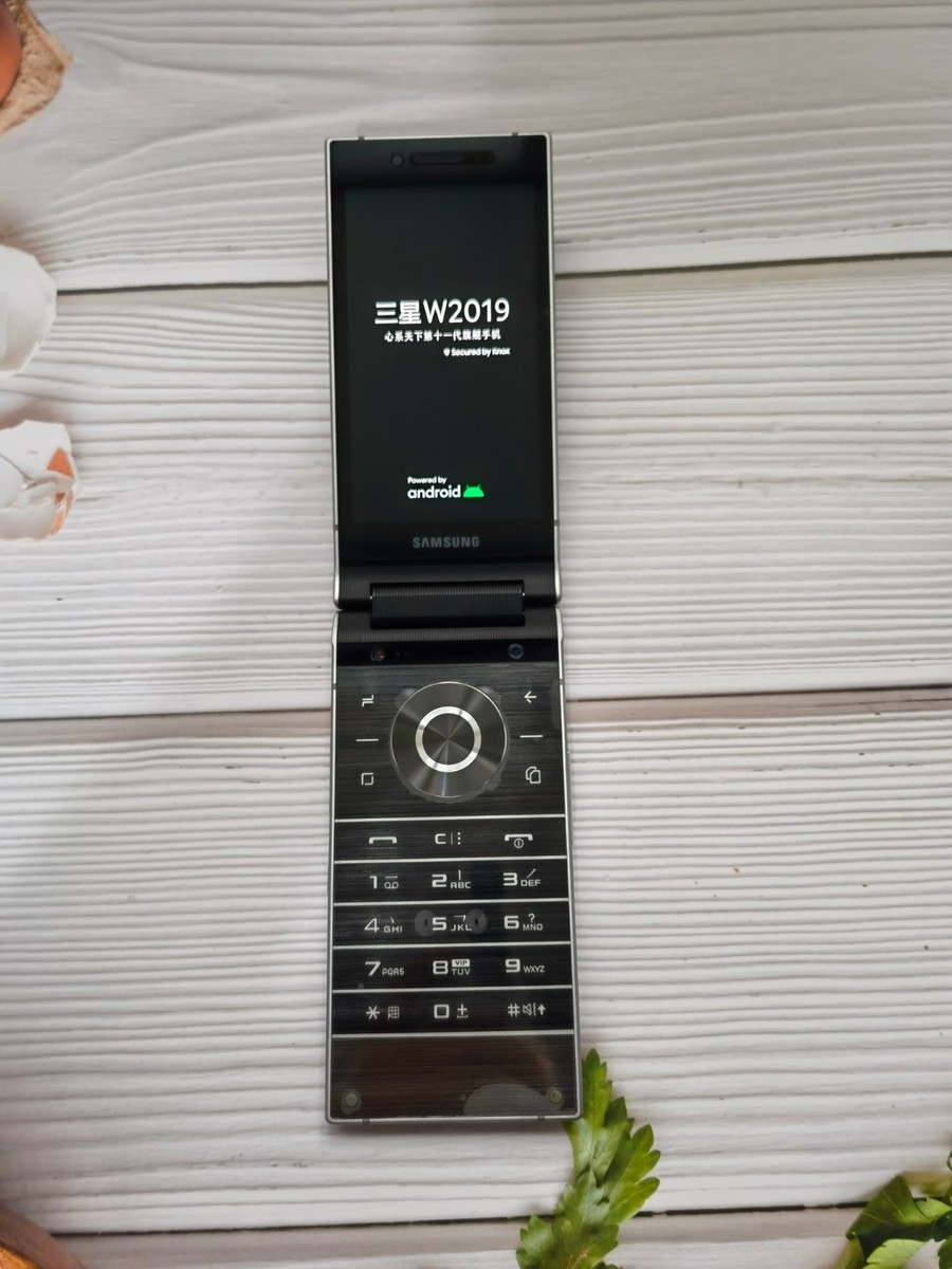 98%N EWSamsung Galaxy W2019 Dual Sim 4G Android Flip Phone 98%N EWSamsung Galaxy W2019 Dual Sim 4G Android Flip Phone