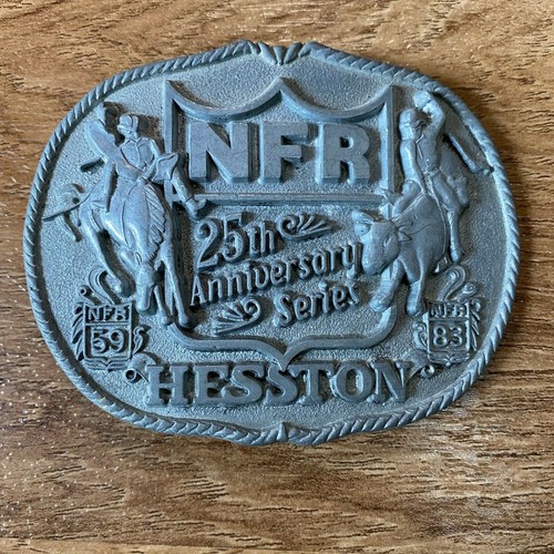 Hebilla de cinturón de rodeo vintage NFR Finales Nacionales 25 aniversario Hesston - Imagen 1 de 4