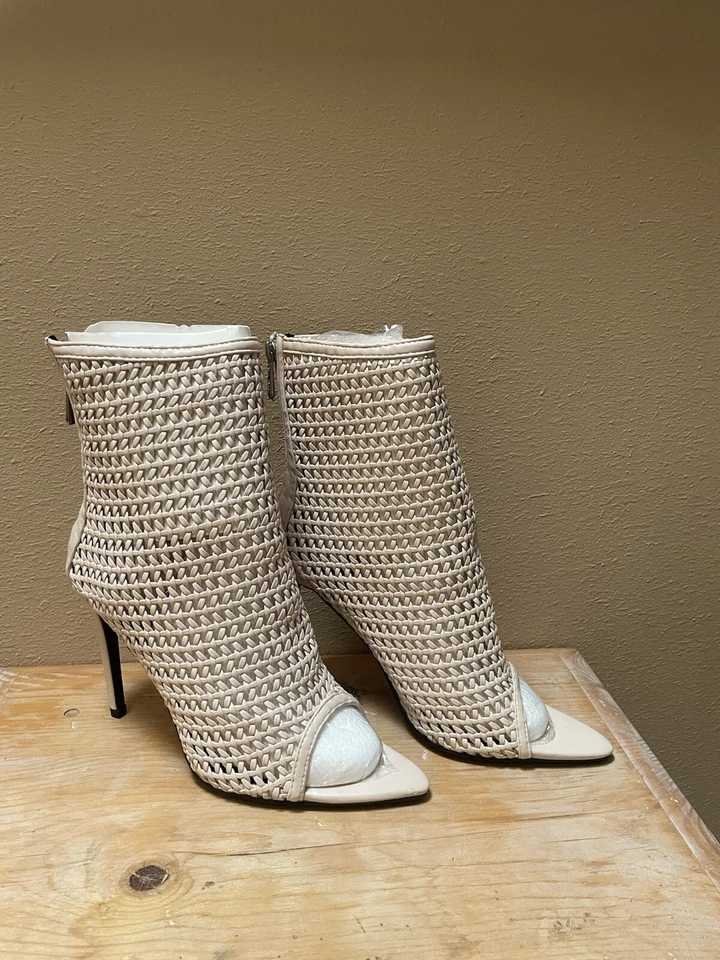 NIB Cape Robbin Beige Stretch Peep Toe Heels Size 8 - Image 3 of 4