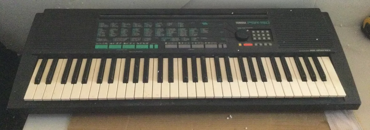 YAMAHA PSR-150 61 KEYS ELECTRIC KEYBOARD