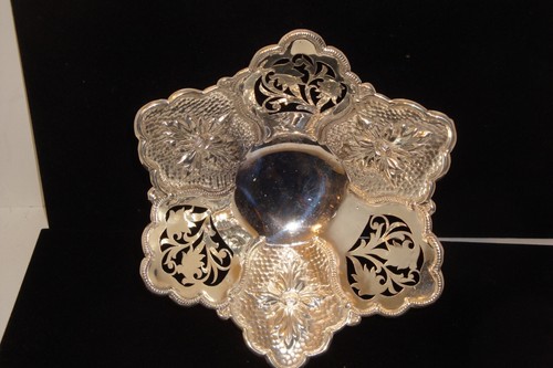 Vintage pierced sterling silver compote dish flower leaf design - Picture 3 of 11