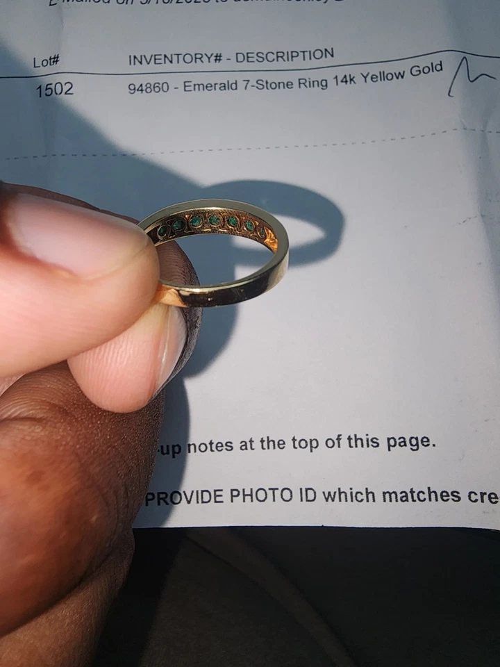 Anillo de 7 piedras de oro amarillo de 14 k esmeralda 1/2 CTW Foto 4 de 4