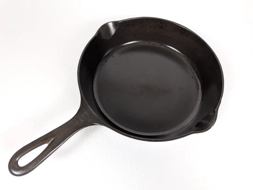 Vtg GRISWOLD No.6 Cast Iron Skillet Small Logo 699L Smooth Bottom Excellent