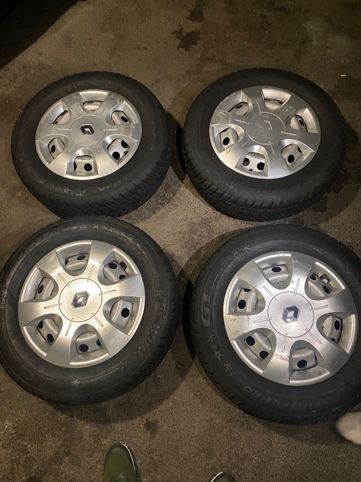 Roues hiver Renault 16 pouces pneu 215 65 r16 kit jantes complètes