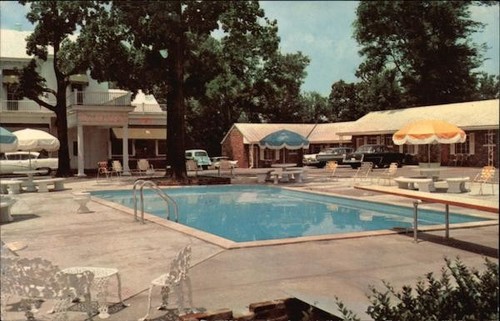 Nashville,TN Congress Inn Davidson County Tennessee Earl W. Hughes Postcard - Picture 1 of 2