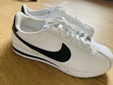 Nike Cortez Herren Sneaker EU 43 US 9 Weiß/Schwarz Low Top Schnürung