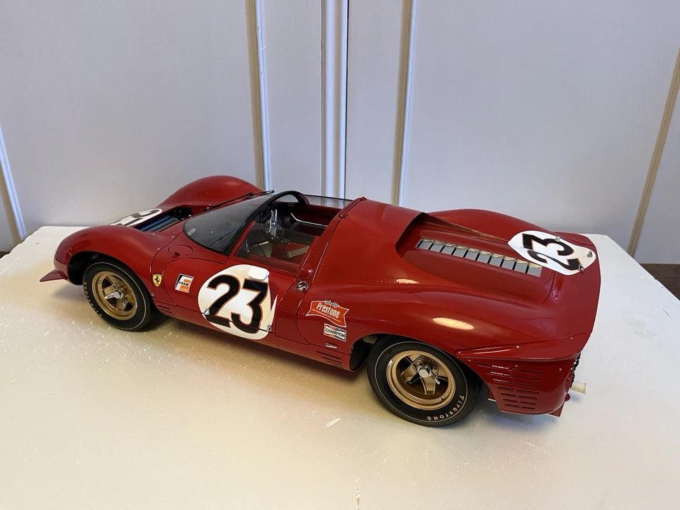 Ferrari 330 P4 1:8 IXO Models - Immagine 3 di 4