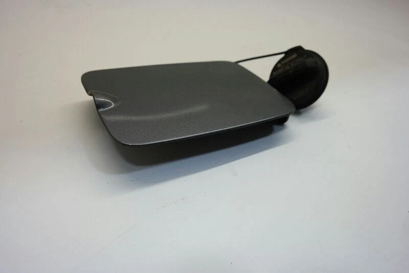 2005 Kia Sorento Fuel Filler Door Grey - Image 3 of 4