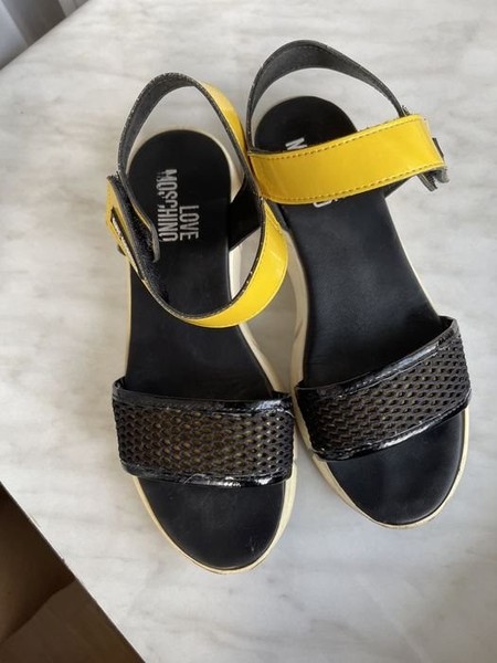 Women Love Moschino Heels 37