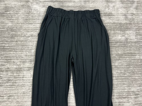 Real Essentials Pants Womens 2XL Black Pocketed Capri Pull On Elastic Waist - Picture 2 of 13