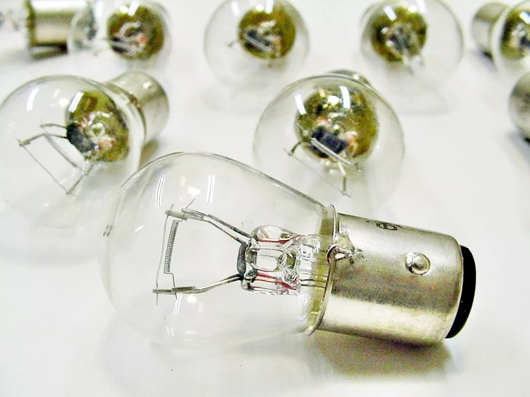 Bulk incandescent light bulbs deals