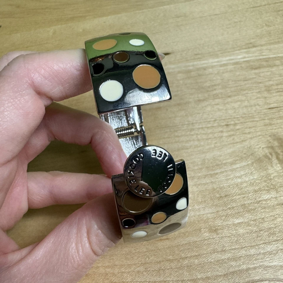 Brazalete Cookie Lee con bisagras esmalte a lunares Foto 4 de 4