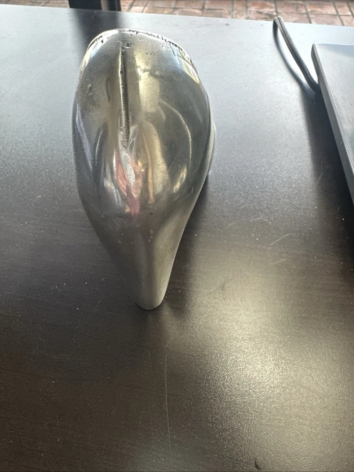 RARA ESCULTURA DE LATÓN PULIDO LUNARES SAN FRANCISCO de ZAPATO 9” Foto 4 de 4