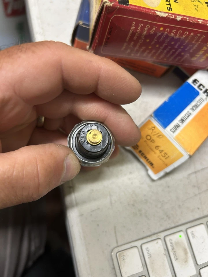 Interruptor de luz de pressão de óleo Napa OP-6451 Dodge Coronet Lancer diplomata 1962-1965 - Imagem 3 de 4