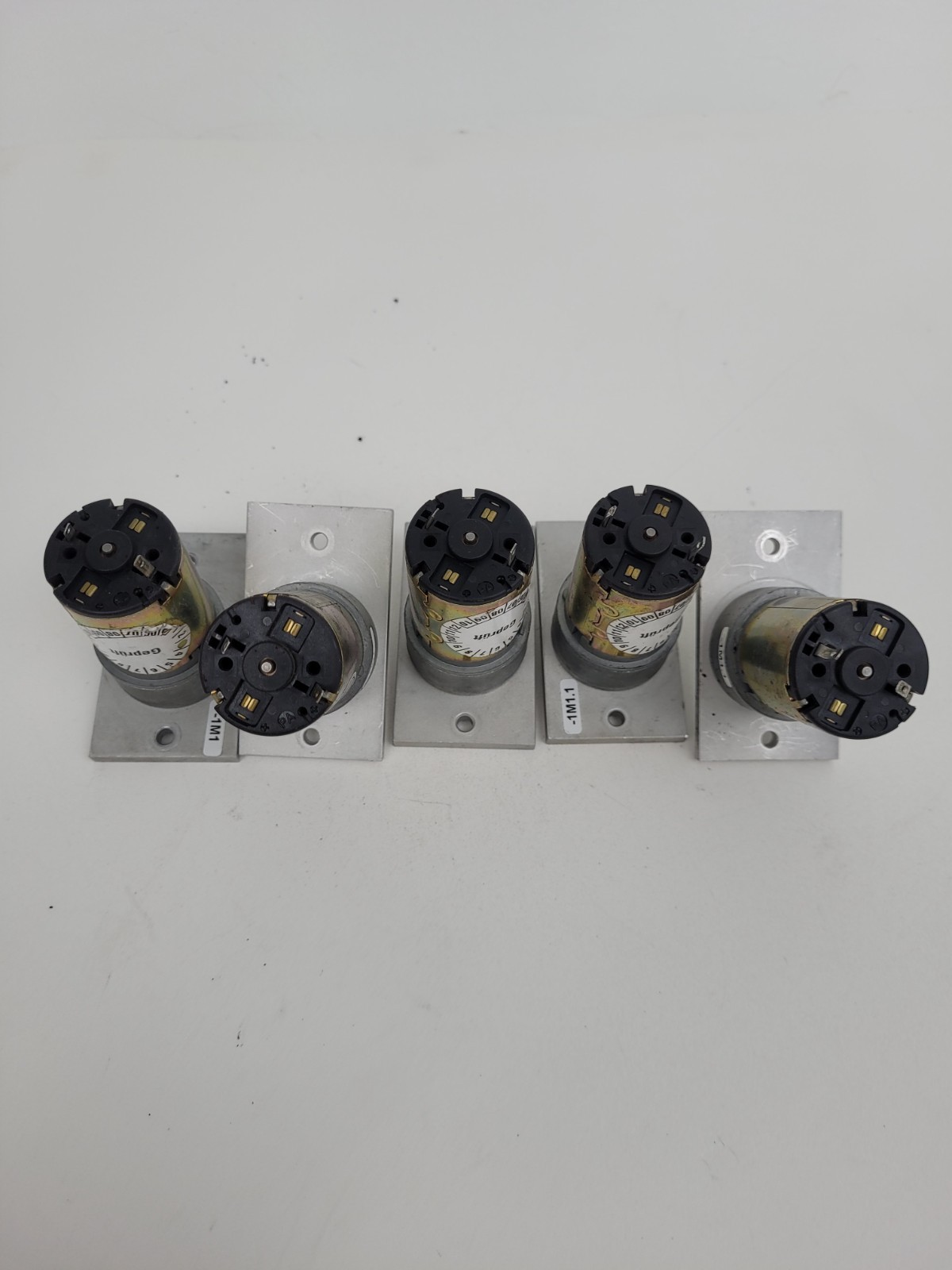 (Lot of 5) 1.61.046.333.08 Buhler DC Gear Motor 24VDC - Next Day Option