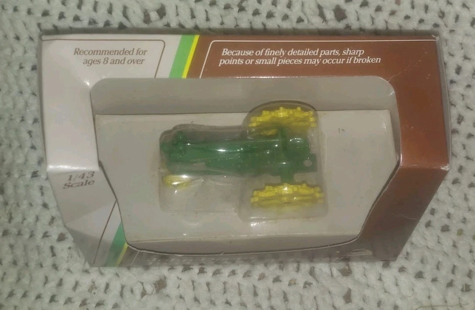 Ertl John Deere 1934 Model A Tractor 1:43 No. 5598 - Image 2 of 4