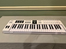 Arturia KeyLab Essential 49 mk3 MIDI Keyboard Controller White