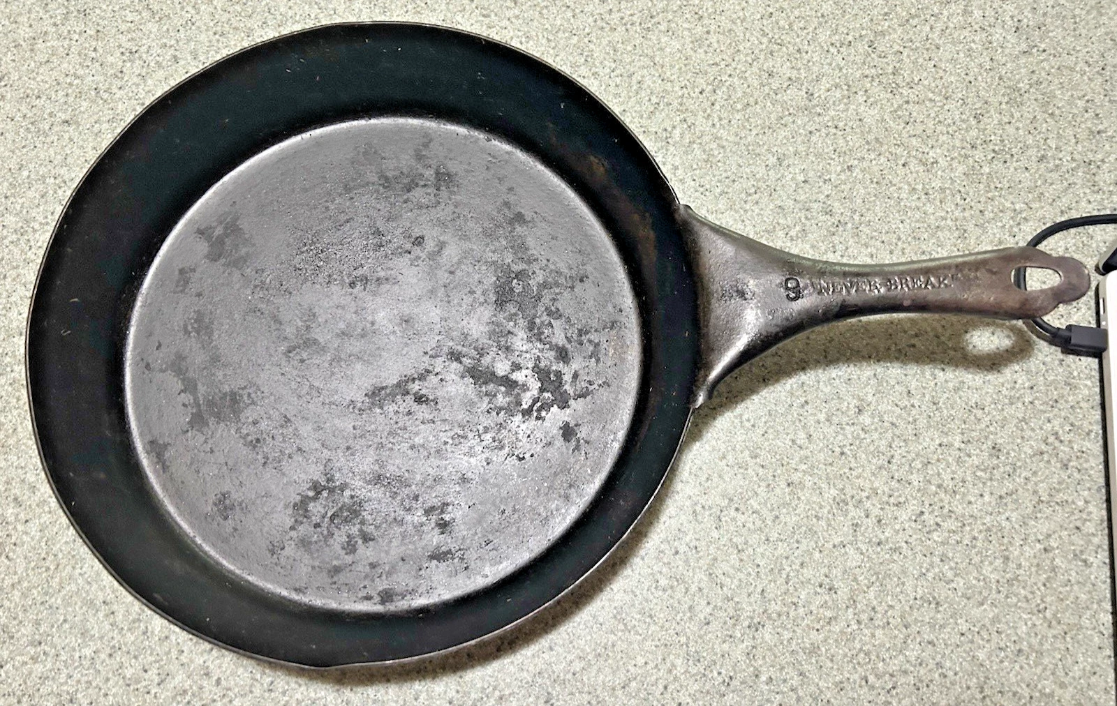 VINTAGE CAST IRON PAN USED NO 9 NEVER BREAK CAST IRON FRYING PAN UNCLEANED ORIG
