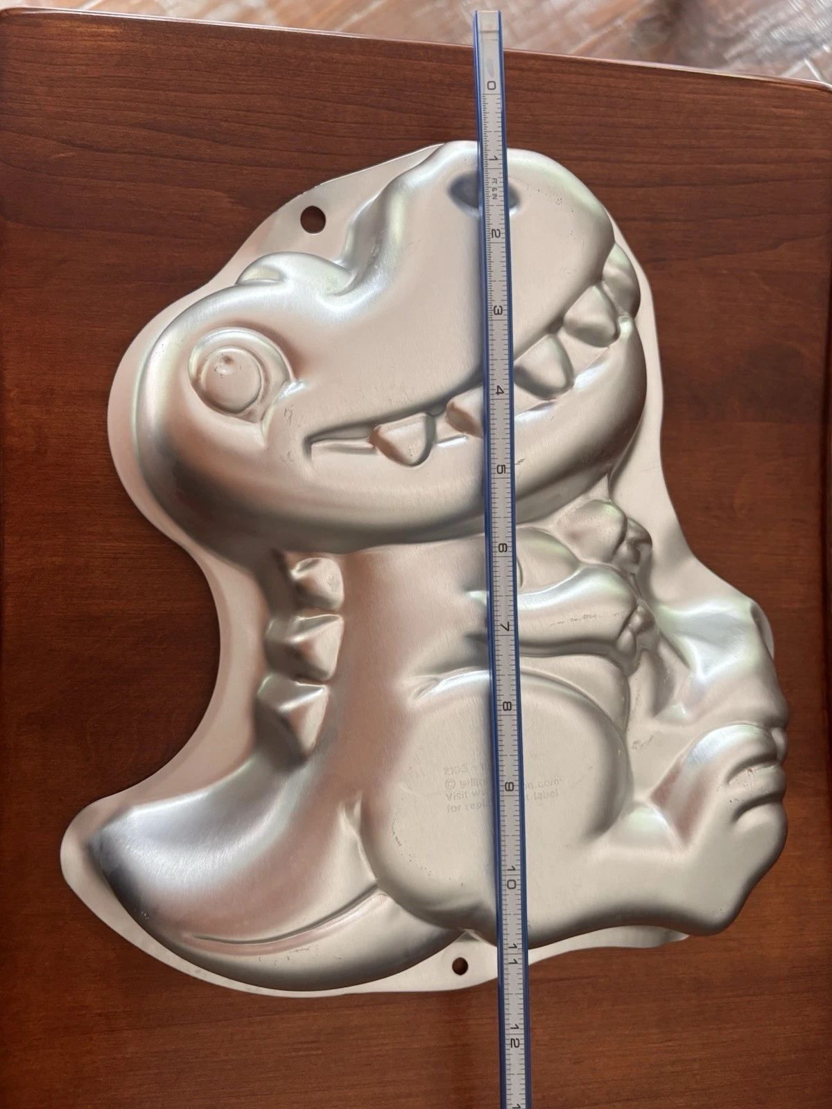 Wilton Dinosaur Cake Pan - Thumbnail 5