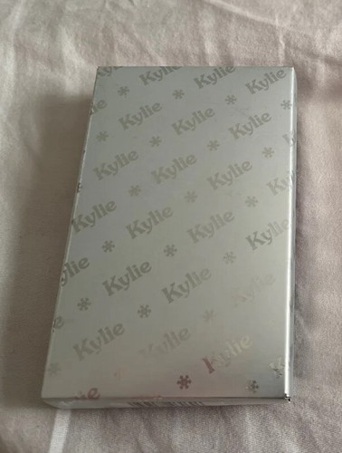 Kylie Minogue - Golden Cassette Limited Edition Silver - Picture 2 of 6