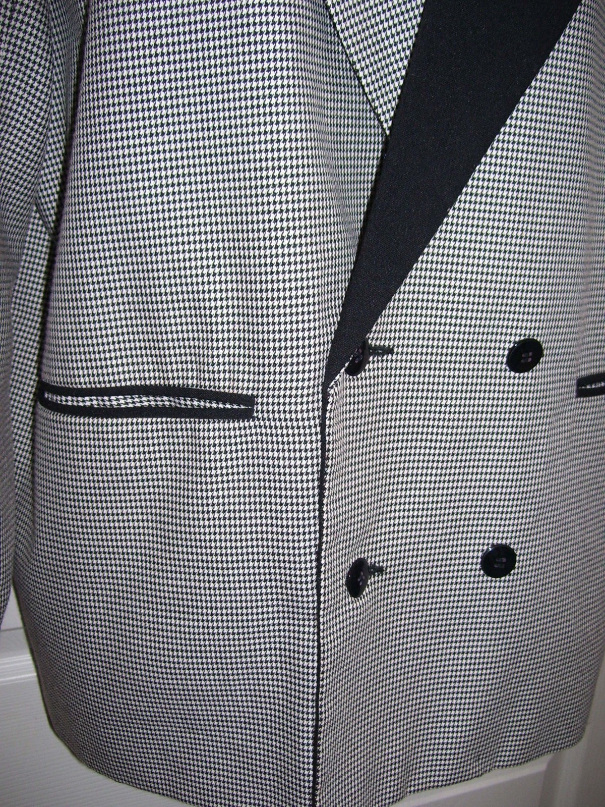 Picture 3 of 8