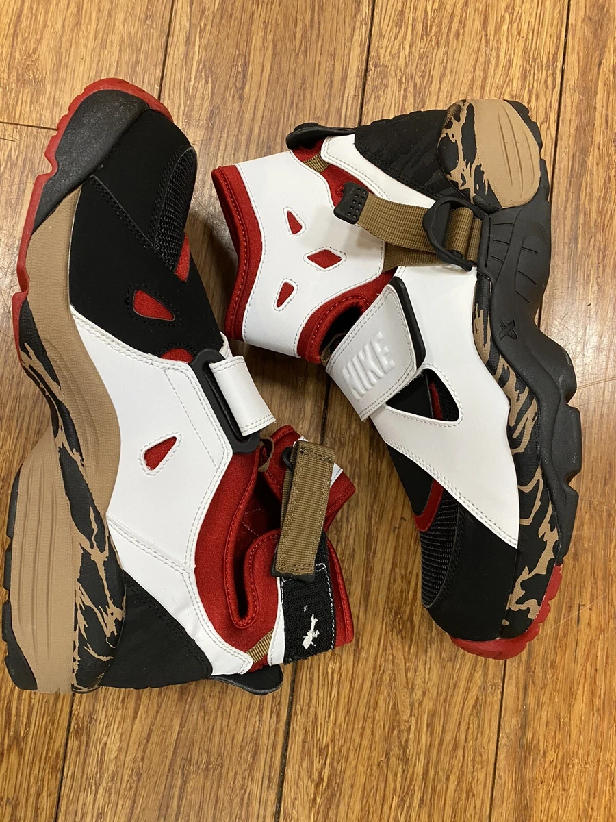 Nike Air Carnivore Style 390077 600 Size 10 New Dead Stock