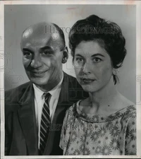 1958 Press Photo Charles & Joanne Koehn in musical scene of Madame Butterfly