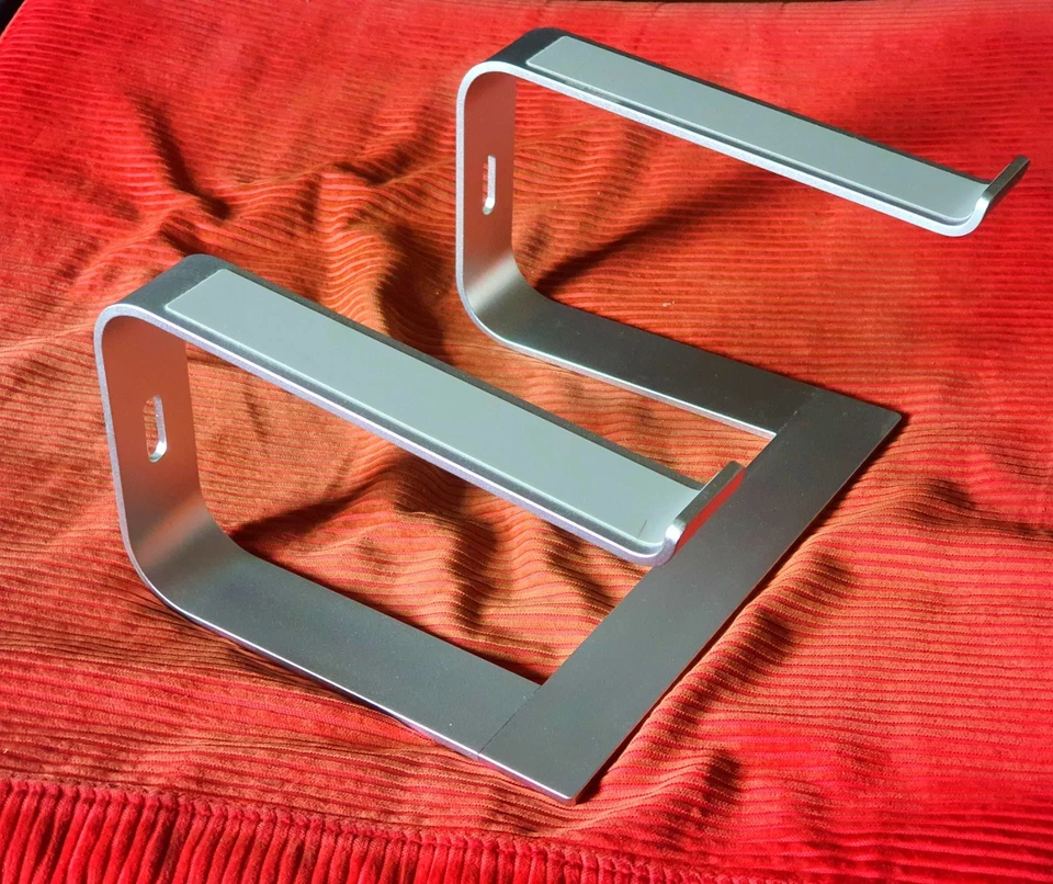 Подставка для ноутбука OMOTON 11-16 дюймов съемное крепление алюминиевый держатель для стола серебристая - Изображение 4 из 4