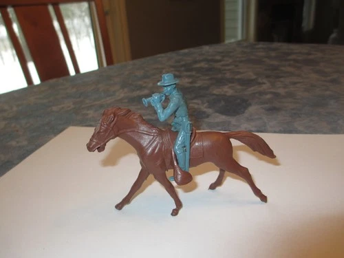 VINTAGE MARX FORT APACHE PLAYSET LONG COAT CAVALRY BUGLER & HORSE