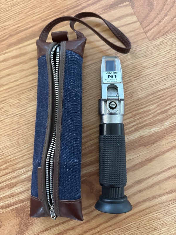Vintage Atago  Hand-Held Refractometer 0-32% Made in Japan With Carrying Case