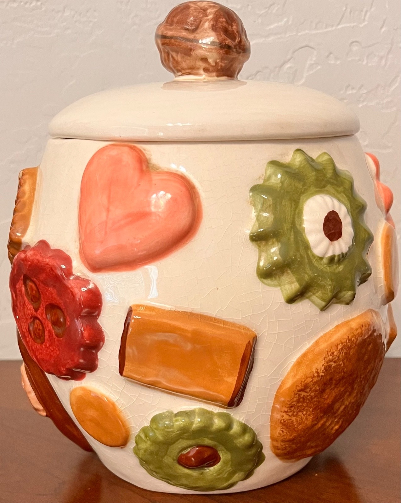 VTG LOS ANGELES POTTERIES “COOKIES ALL OVER” w/Walnut Lid Cookie Jar