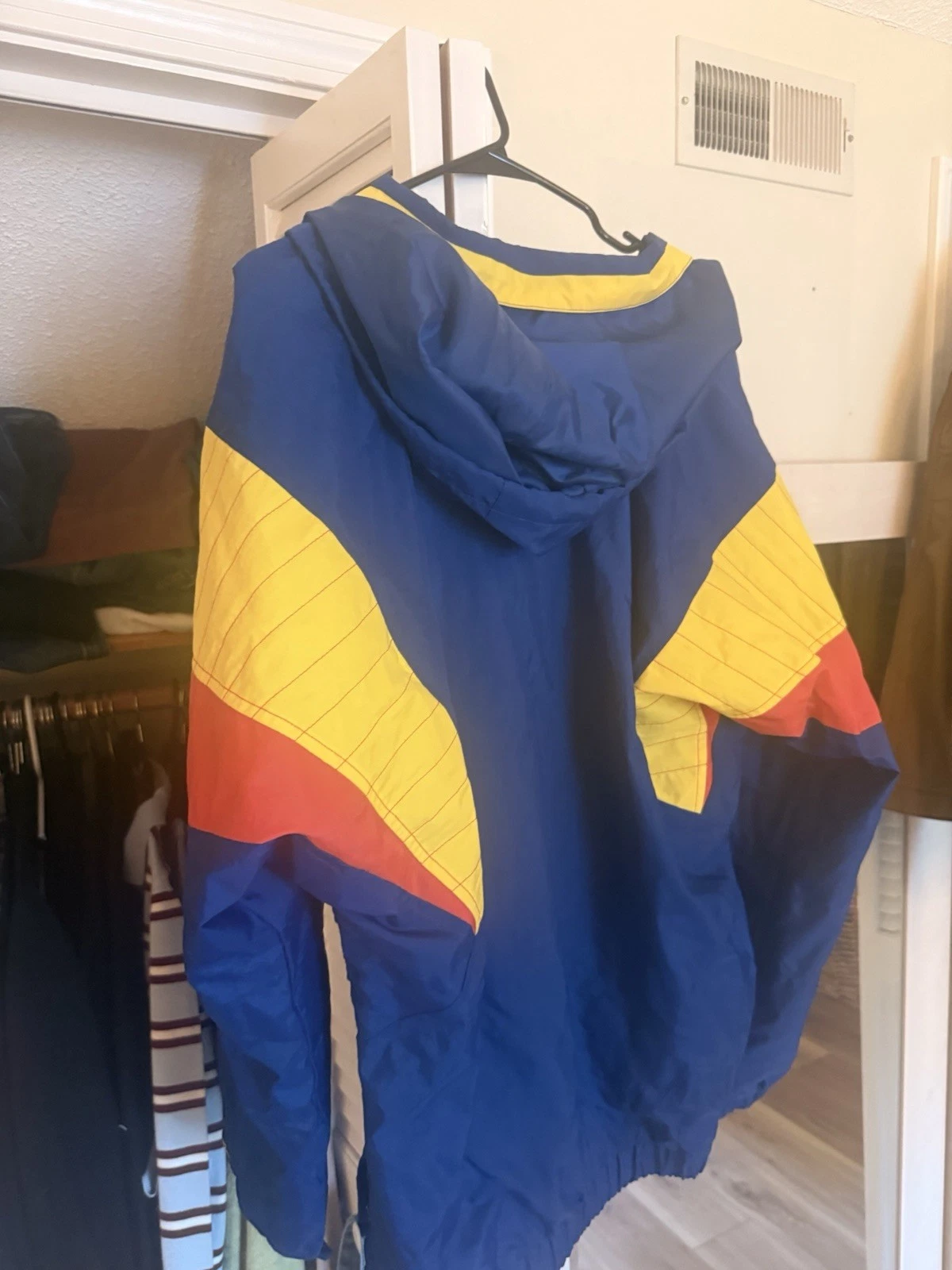 Pokemon Kanto Starter Jacket Size L - product detail image 3