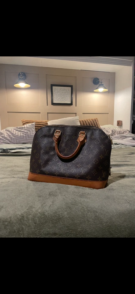 Louis Vuitton bag, photo 1 of 2