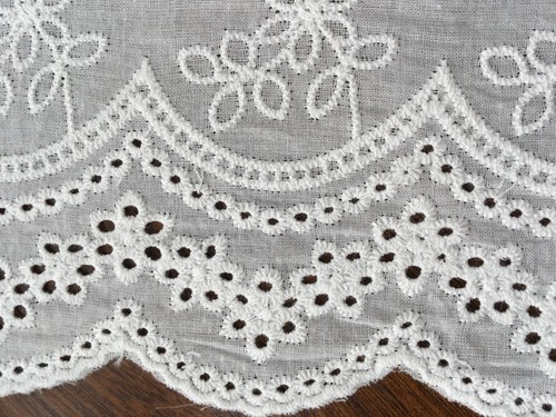 Off white Cotton Embroidery Lace Fabric DIY Material Width 19 cm 1 Yard - Picture 2 of 3