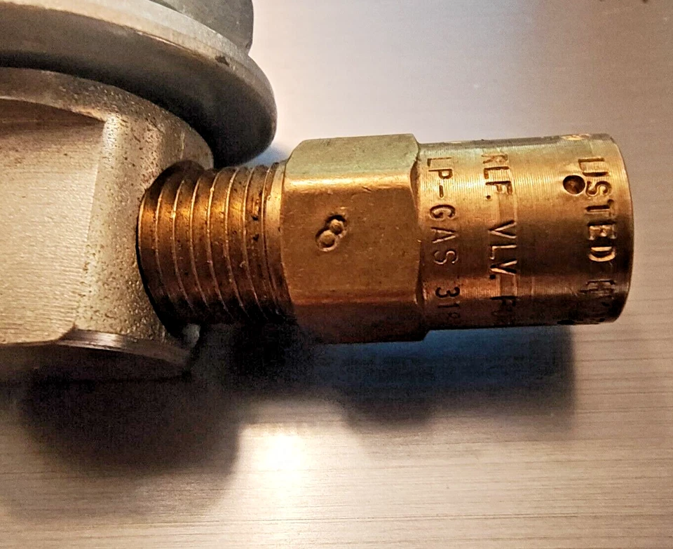 MAMPARO DE MONTAJE SÓLIDO T 3 VÍAS 1/4" # 74437 CARRETILLA ELEVADORA GAS PROPANO CLARK, YALE Foto 2 de 4