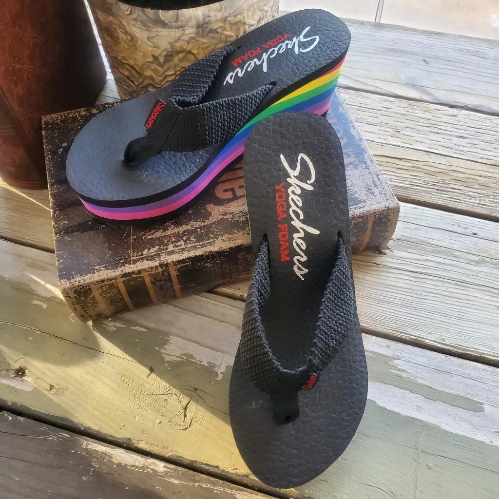 Womens 7 Skechers Yoga Foam Rainbow Wedge Sandal Flip Flop