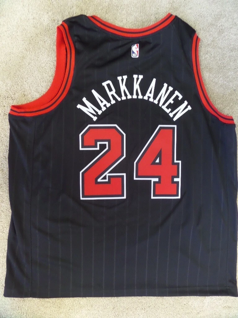 Nike Basketball NBA Chicago Bulls Lauri Markkanen Swingman vest in red