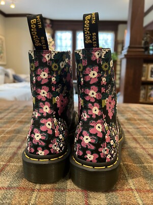 Dr. Doc Martens Pascal 1460 Leather Boots Vintage Floral Black US