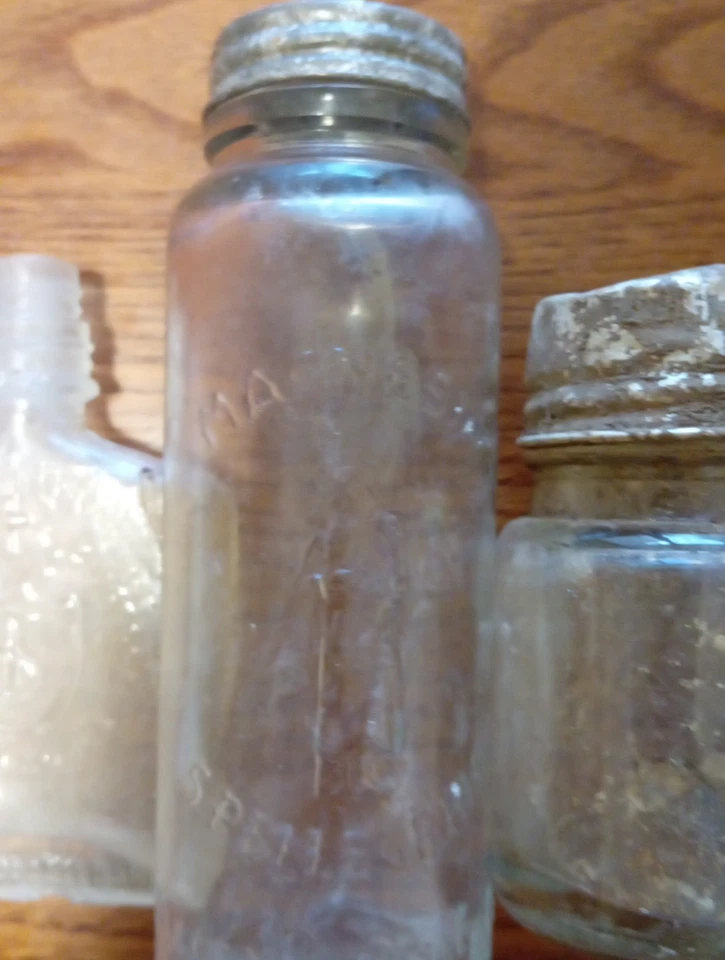 LOTTO DI  BOTTIGLIETTE IN VETRO  ANTICHE FARMACEUTICHE S Pellegrino  S Giuseppe  - Immagine 4 di 4