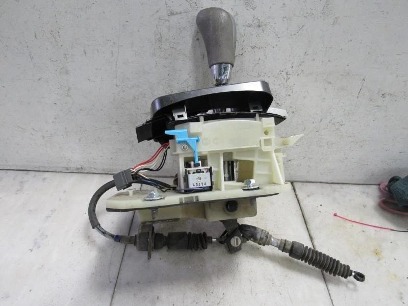 2010 SUBARU FORESTER FLOOR GEAR SHIFTER - Image 3 of 4