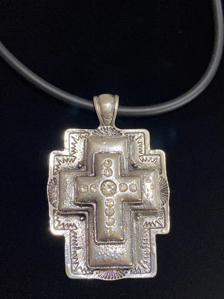 真皮不锈钢十字架吊坠项链 — 第 2/4 张图片