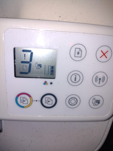 Hewlett Packard 3720 Ink Jet Printer. Appears to Have a fault - Photo 9/13